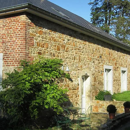 Castle Wing Situated In The Heart Of A Quiet Harre