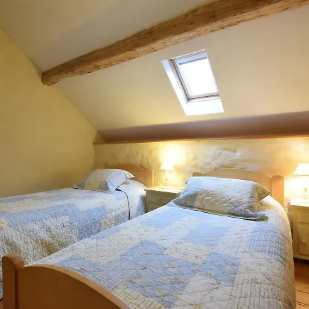 Castle Wing Situated In The Heart Of A Quiet Harre
