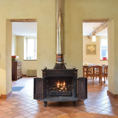 Castle Wing Situated In The Heart Of A Quiet Holiday home Harre
