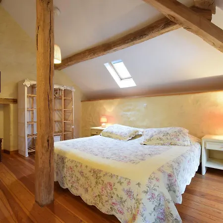Castle Wing Situated In The Heart Of A Quiet * Harre
