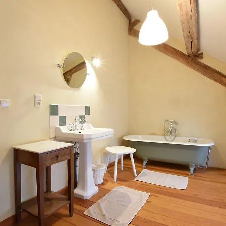 Castle Wing Situated In The Heart Of A Quiet * Harre